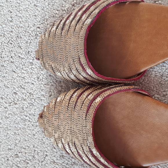 L'intervalle pink flats with gold beading - Picture 2 of 6